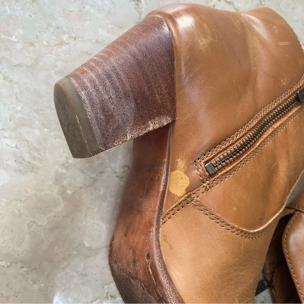 Frye Jennifer Western Leather Side Zip Ankle Boots in Carmel Cognac, Size 8